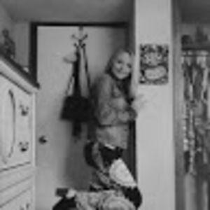 Meet your Posher, Caitlin